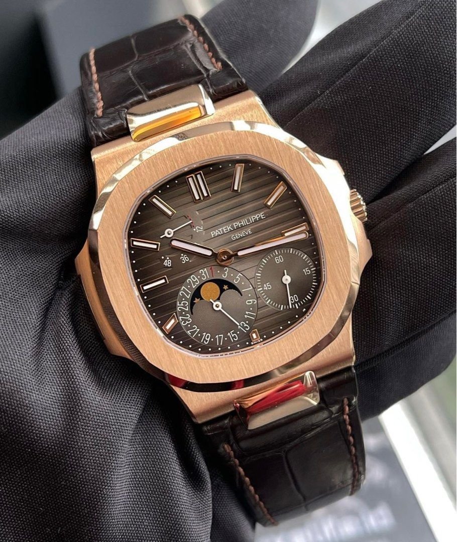 Patek philippe nautilus discount moonphase rose gold