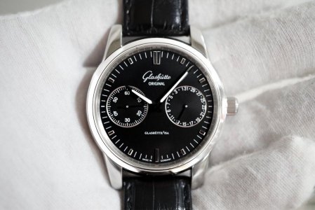 Glashutte senator 2024 hand date